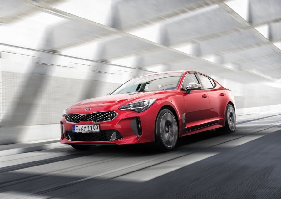 Stinger – pięcioosobowy sedan o sylwetce sportowego coupe od Kia Motors